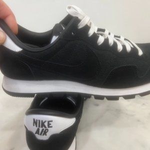 N w/o Tags Nike Air shoes, Women's 7.5